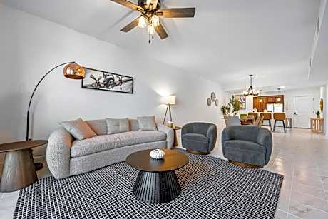 Two-Bedroom Deluxe Apartment with Balcony