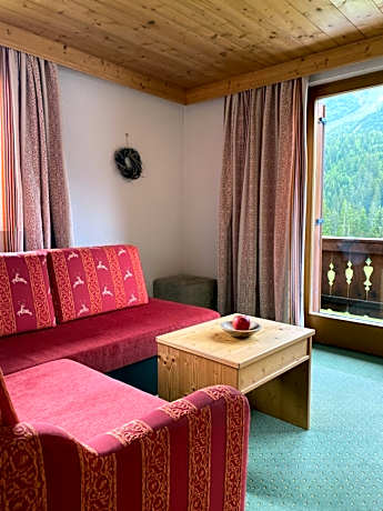 One-Bedroom Apartment with Balcony