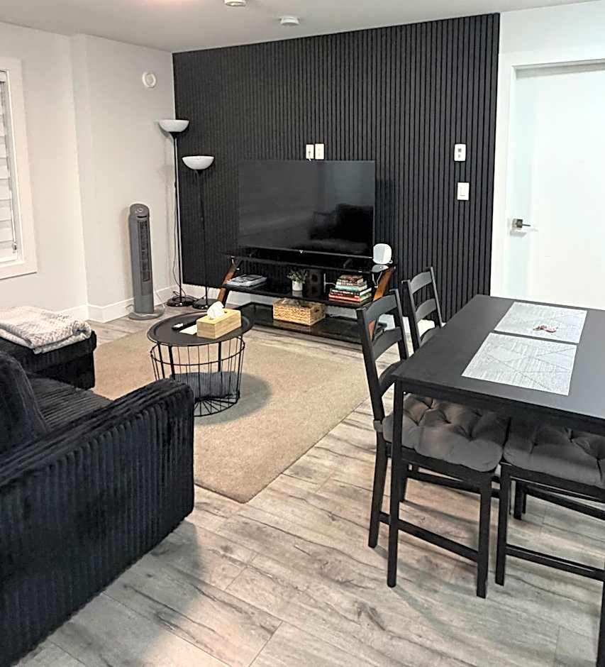 Lux Modern 2BR Radiant Suite+Free Parking