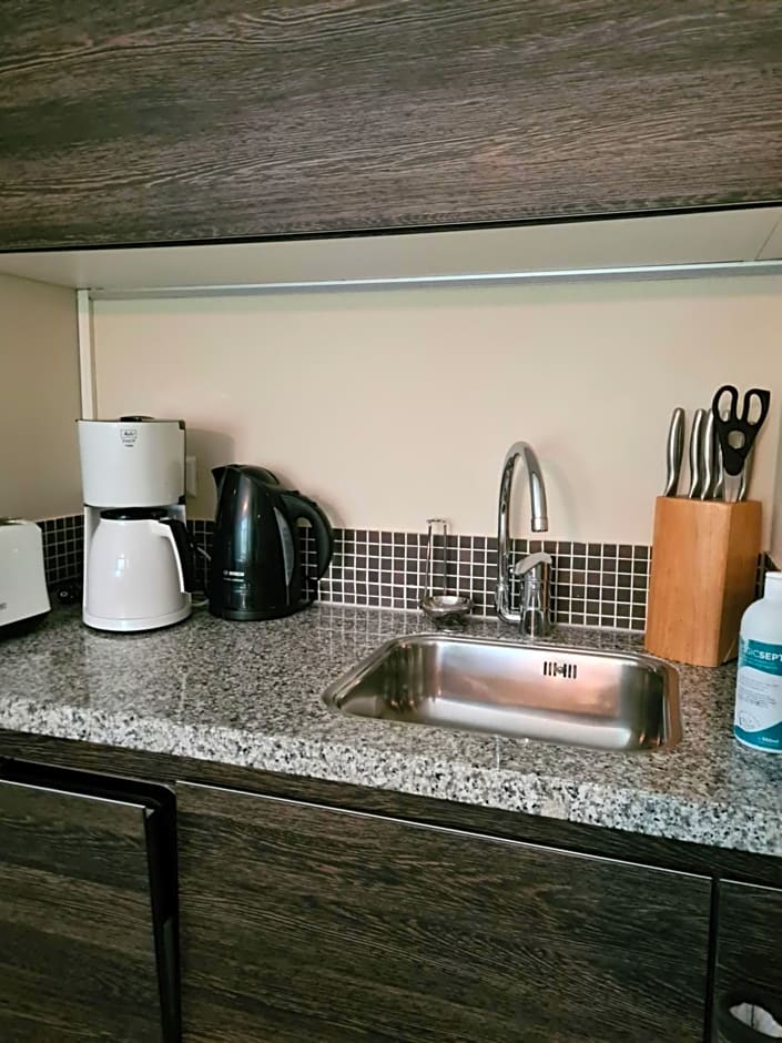 GREAT CANAL STUDIO - AC, Water view & Free parking