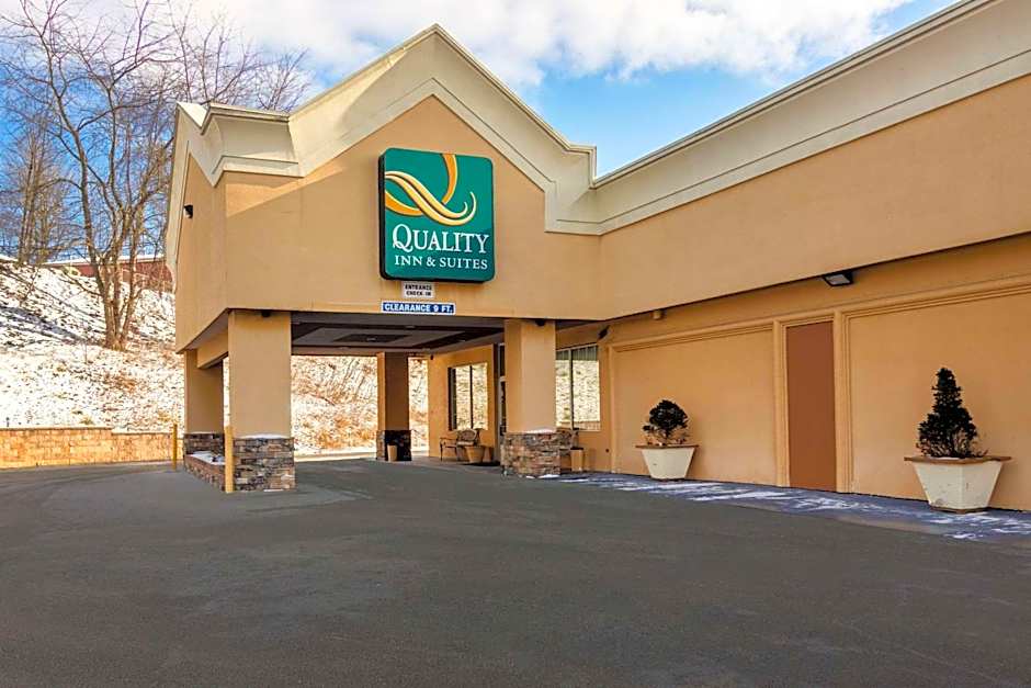 Quality Inn & Suites Indiana South
