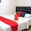 RedDoorz near Setrasari Mall 4