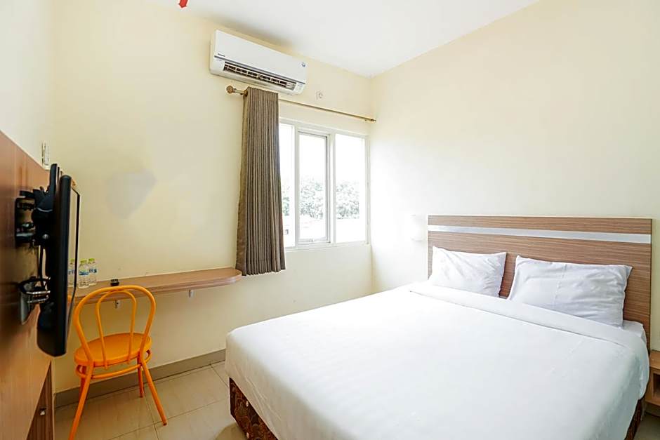 Pratisarawirya Guesthouse by ecommerceloka