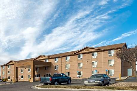 Super 8 by Wyndham Henderson North East Denver
