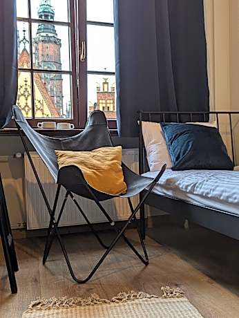 Premium Quadruple Studio