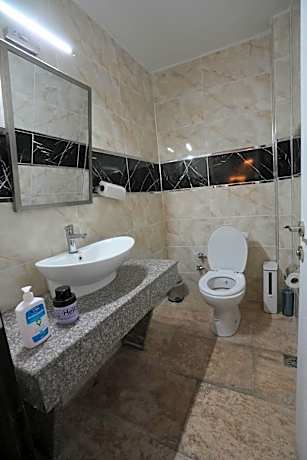 Family Room (6 Adults)