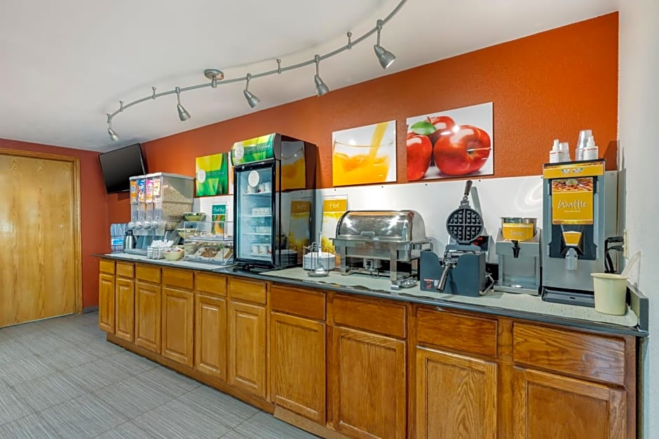 Quality Inn & Suites Lincoln South