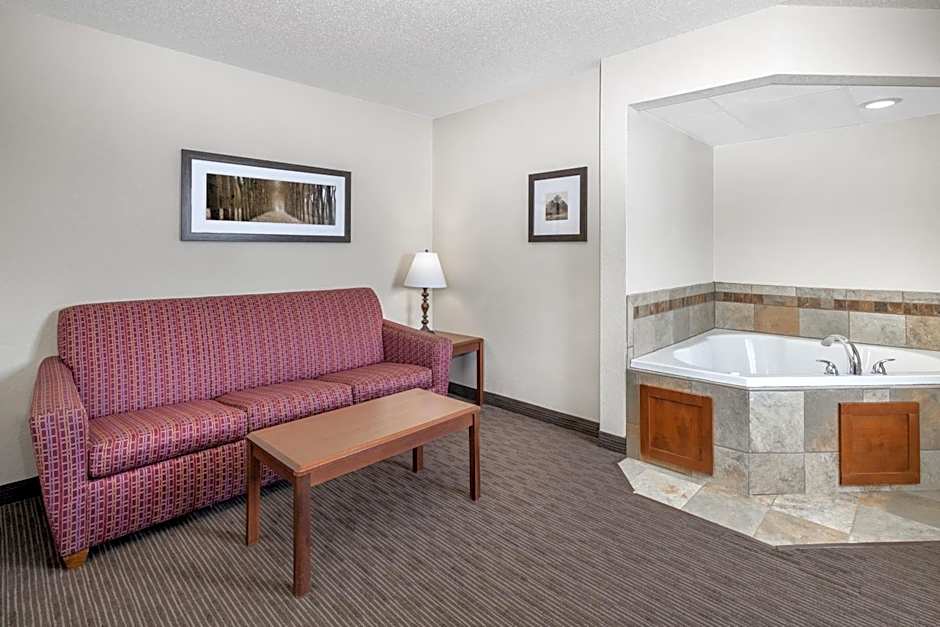 AmericInn by Wyndham Dickinson