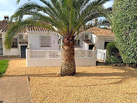 Charming 3 bedroom villa located in Moraira.
