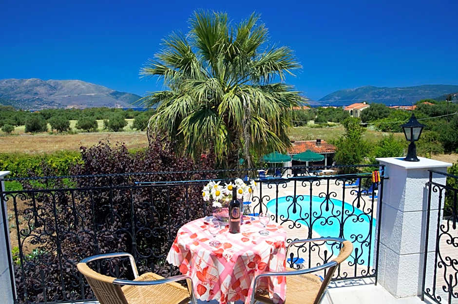 Nikos Studios and Apartments