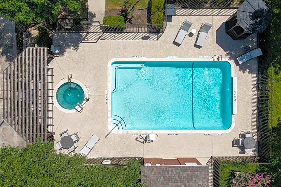 Holiday Inn Express Hotel & Suites Dallas - Grand Prairie I-20 By IHG