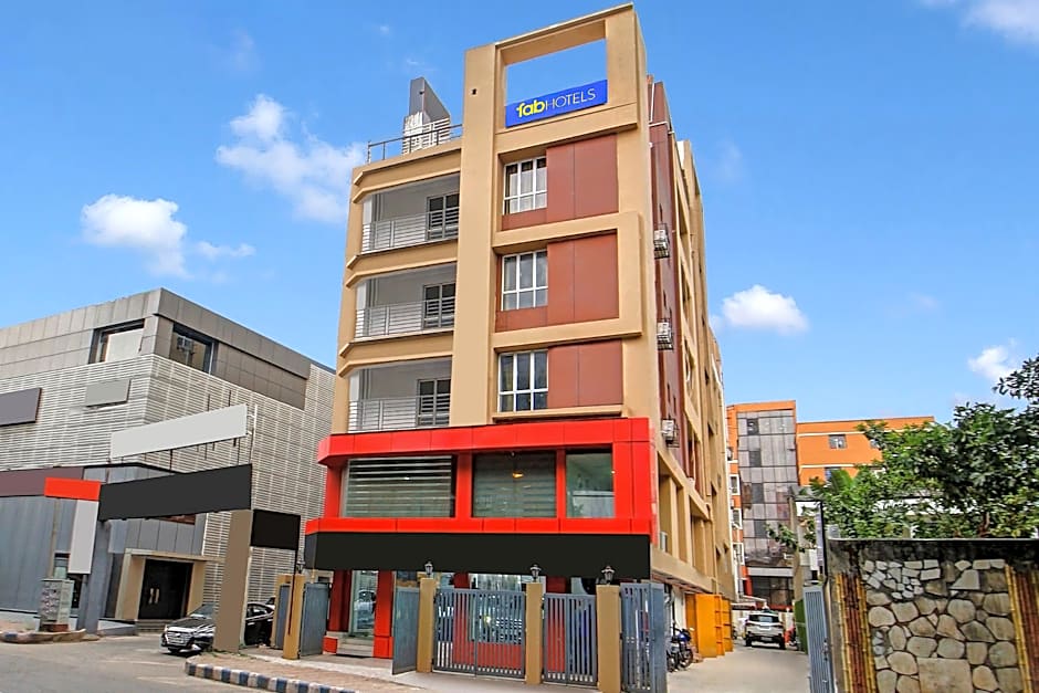 FabHotel Lake View Topsia - China Town