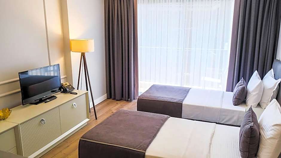 Myway Deluxe Hotel