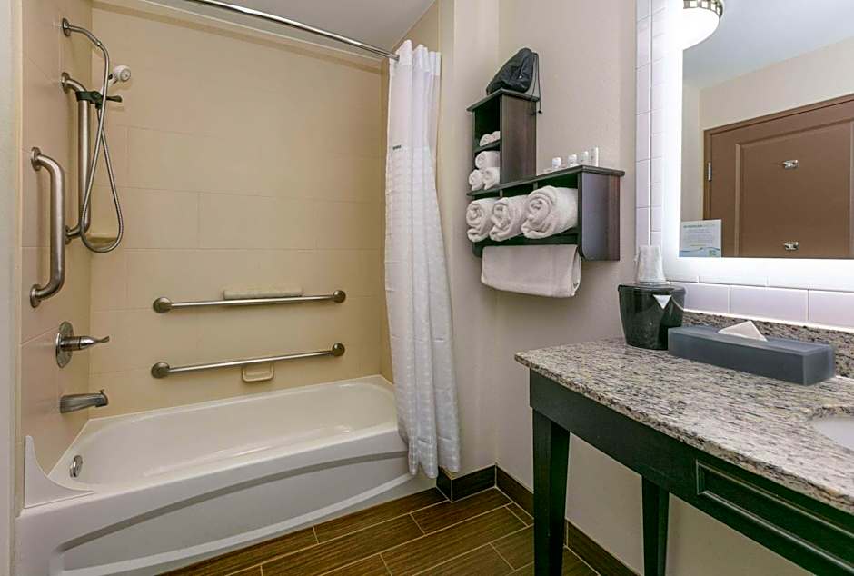 La Quinta Inn & Suites by Wyndham Clinton Historic Route 66