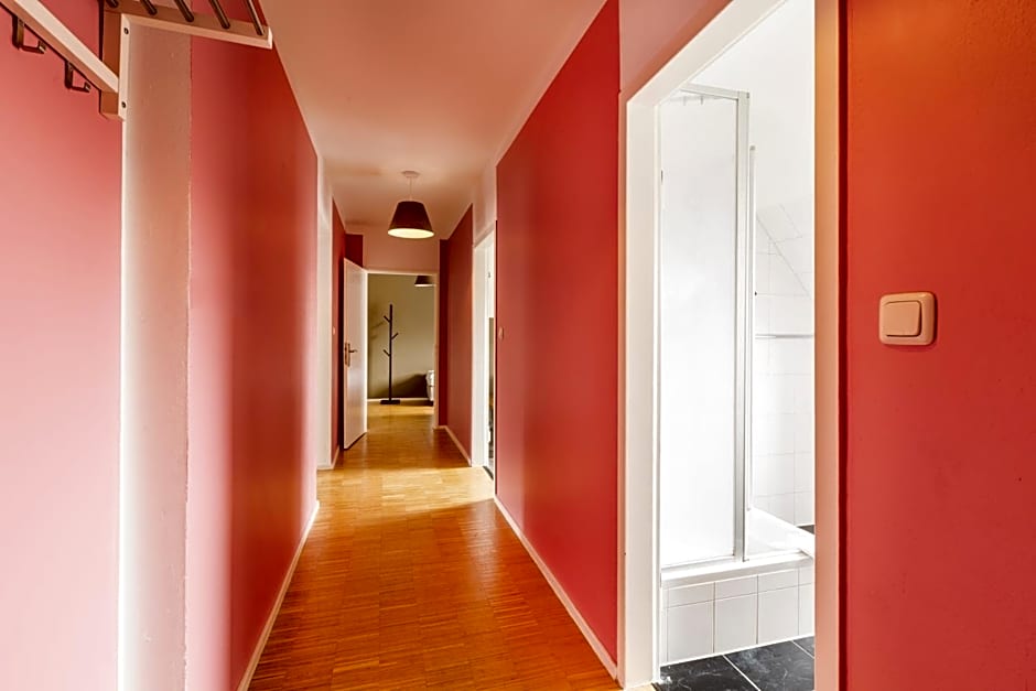 Five Reasons Hostel & Hotel