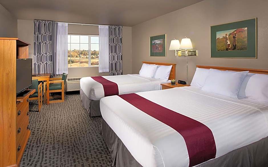 Photo 1 of 4 of 2 Queen Beds, City View
