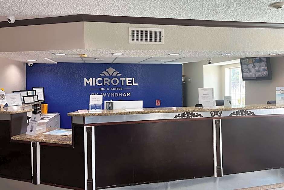 Microtel Inn & Suites By Wyndham Houston