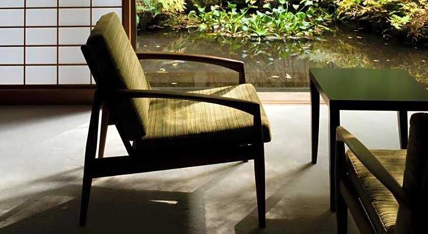 Oku-Yugawara Tsubaki