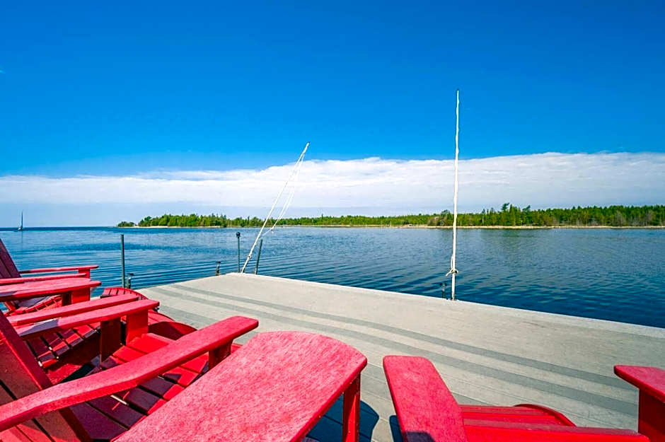 Waterfront W Sauna, Hot Tub & Boat Slip