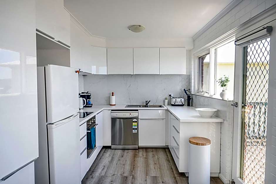 The Blue Whale - Sea View Apartment