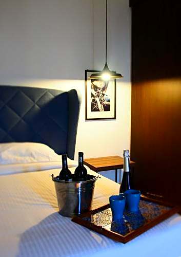 Cube 8teens Boutique Suite by Nest Home