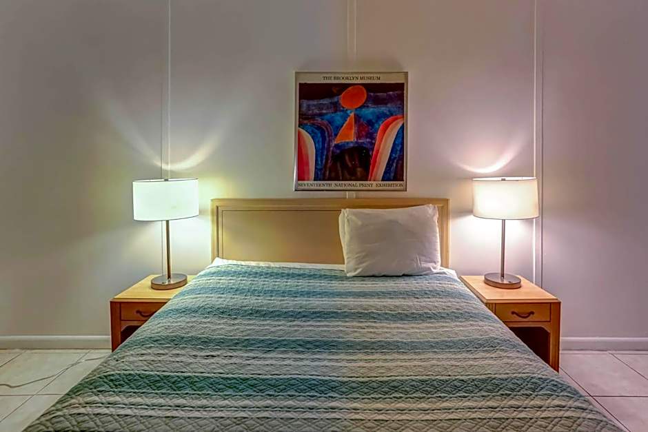 Richard's Motel Studios