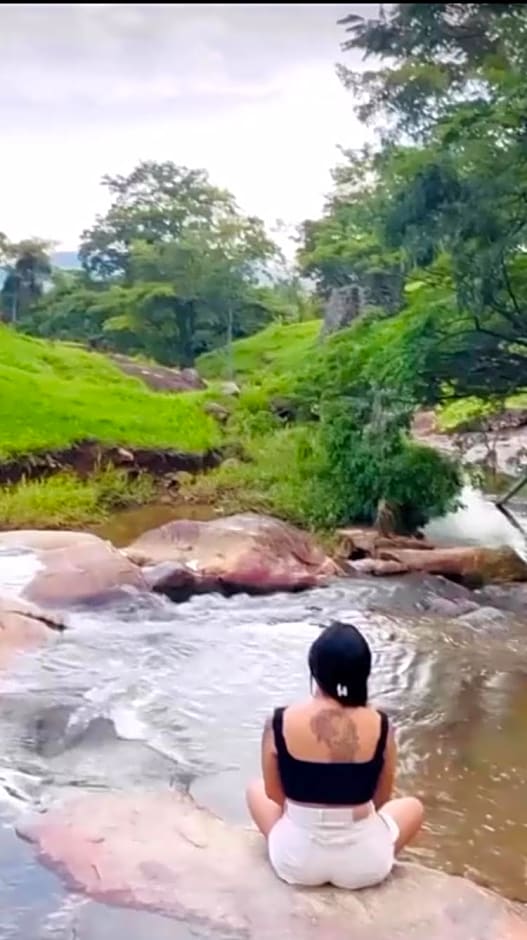 Aconchego no Domo BANHEIRA com AQUECIMENTO 7,5km centro Águas de Lindoia com COM CAFÉ, internet Starlink