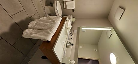 Queen Room with Two Queen Beds and Bath Tub - Mobility Accessible/Non-Smoking