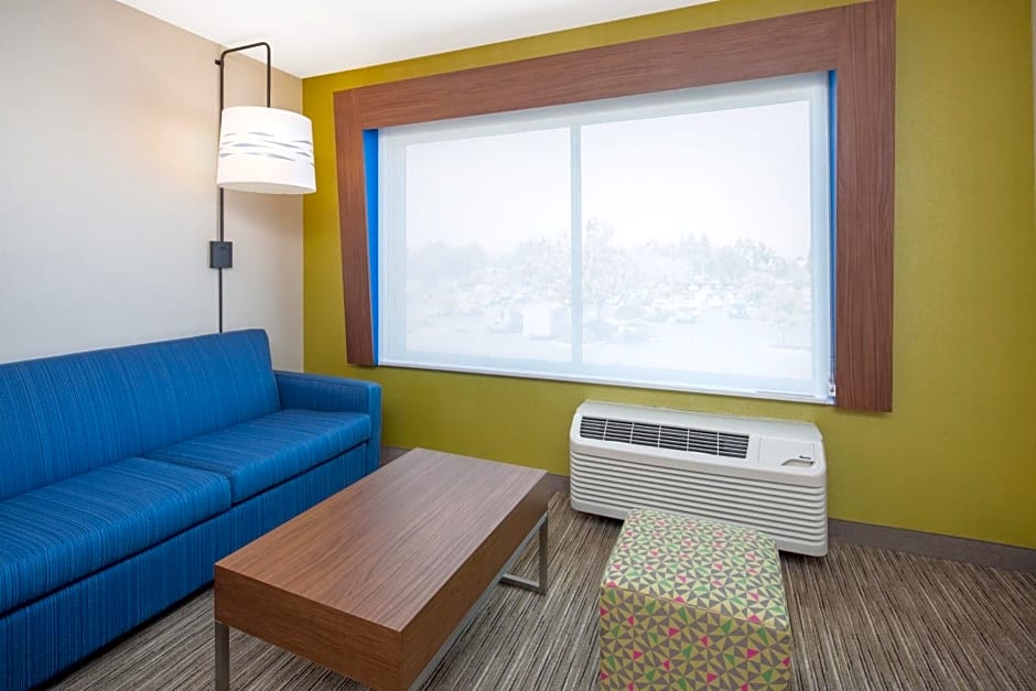 Holiday Inn Express And Suites Chico By IHG