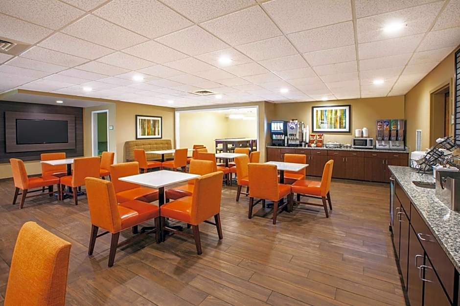 La Quinta Inn & Suites by Wyndham Mechanicsburg - Harrisburg