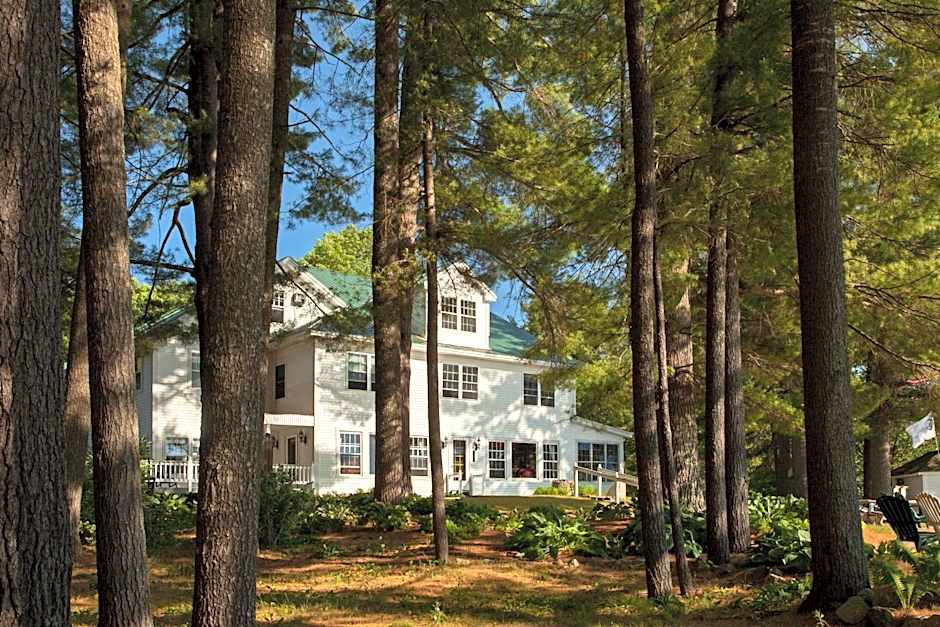 Wolf Cove Inn