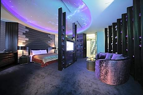 King Room with Spa Bath