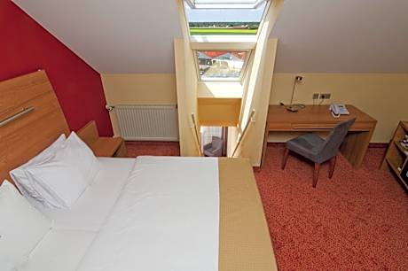 King Room with Sofa Bed