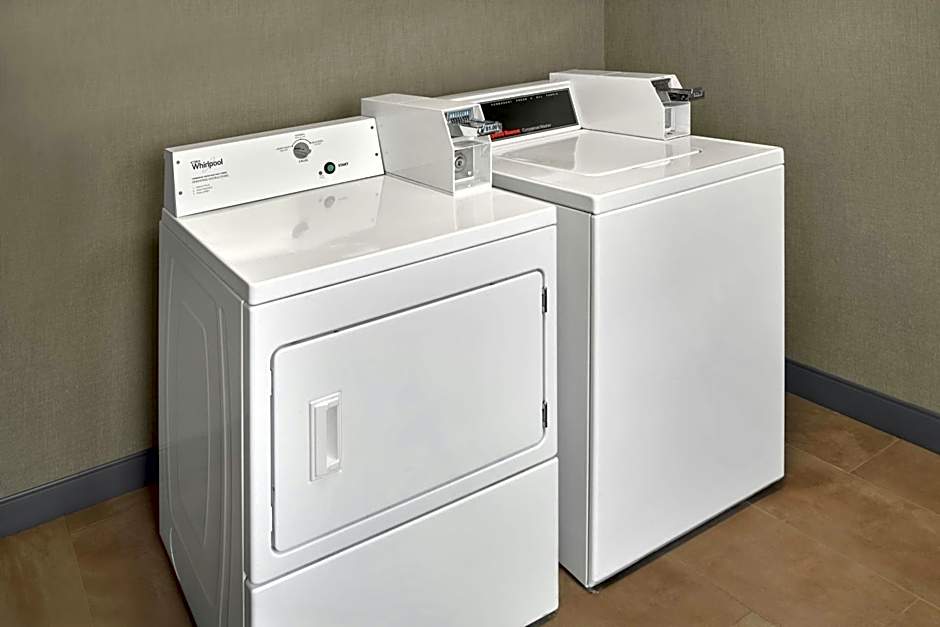 Fairfield Inn & Suites by Marriott Detroit Farmington Hills