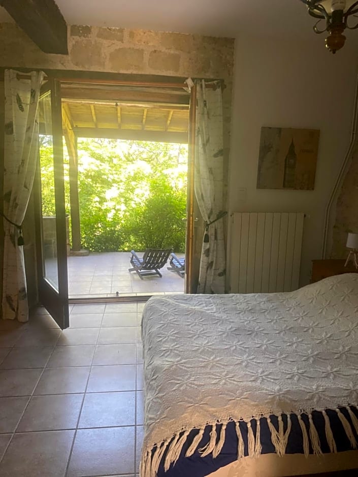 CHEZ SOPHIE -Chambres d¿hôtes, Gîte et Gîte équestre