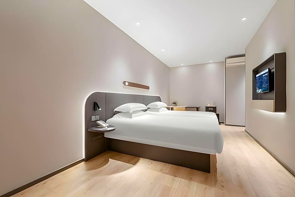 Photo 1 of 12 of Standard 2 Beds