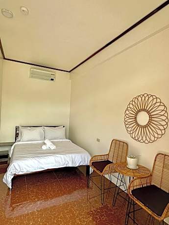 Queen Room with Pool View