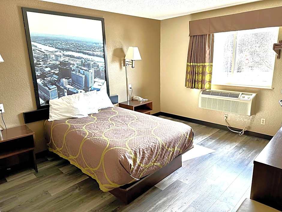 Super 8 by Wyndham Latham/Albany Airport