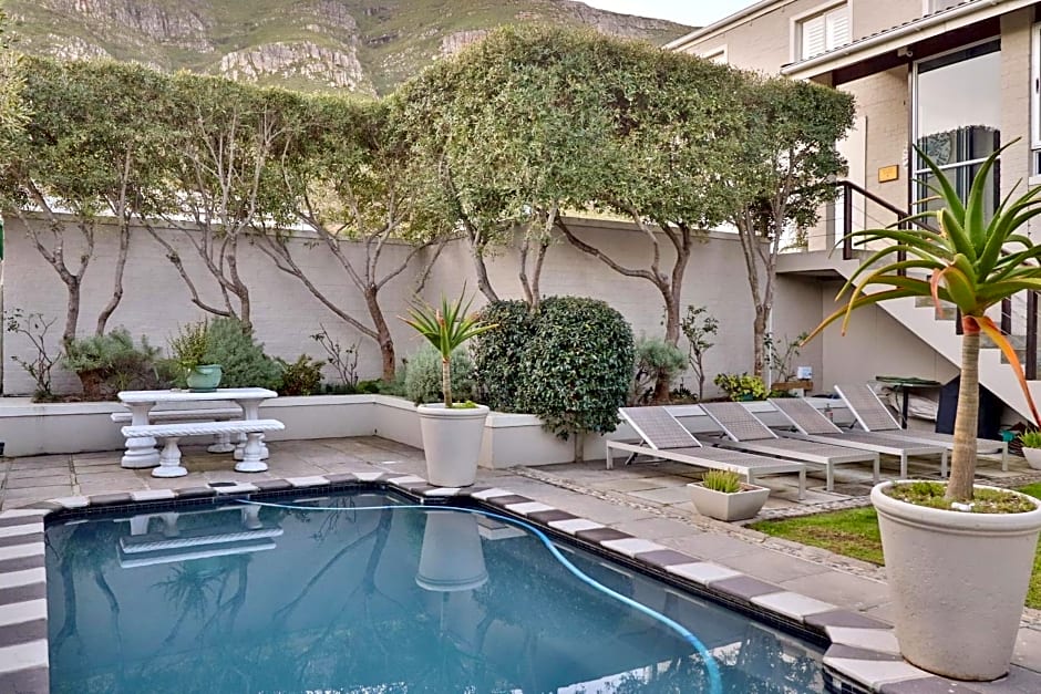 Hermanus Lodge on the Green - Solar Power