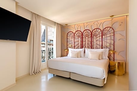 Suite with Gran Via view