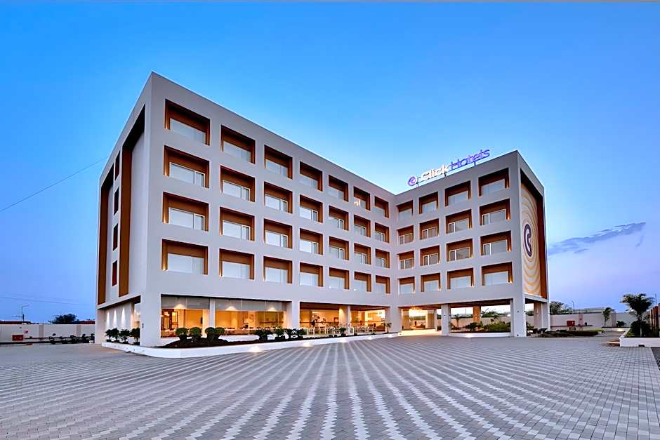 Photo 1 of 39 of Click Hotel Pithampur