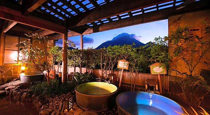 Ryokan Yufuin Sansuikan