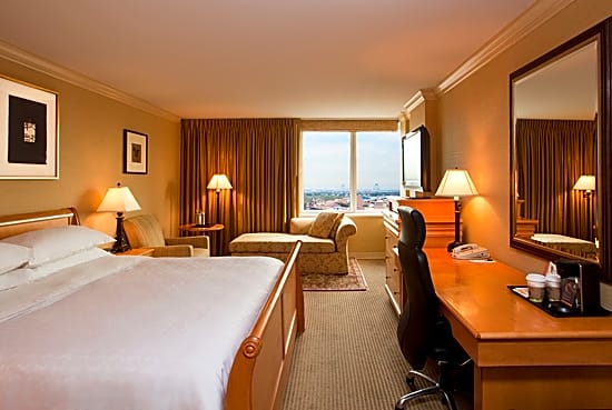 Sheraton LaGuardia East Hotel