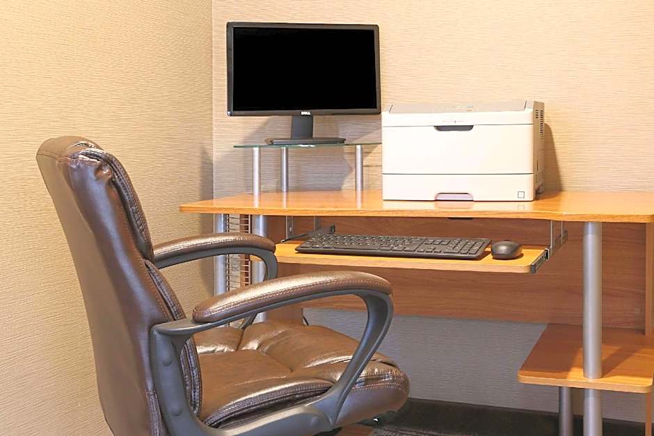 Comfort Inn & Suites Leeds I-20