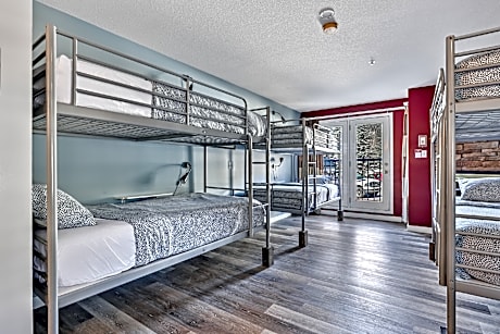 Bed in 10 Bed Mixed AC Dormitory Room with Ensuite Bathroom