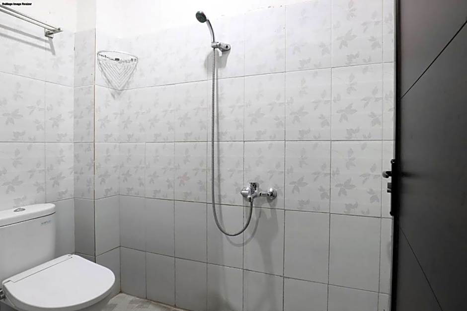 Saloka Guest House & Residence