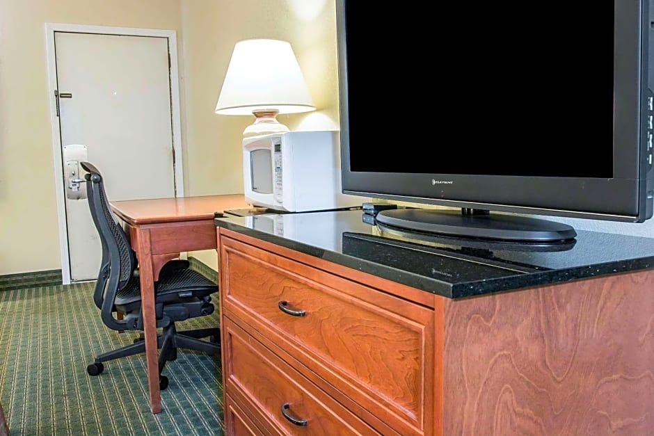 Rodeway Inn Grand Haven