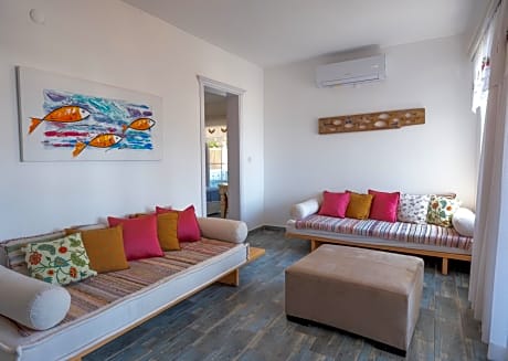 Suite, Sea View