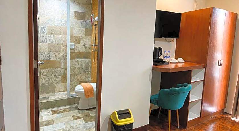 Elliannah Pines Hotel