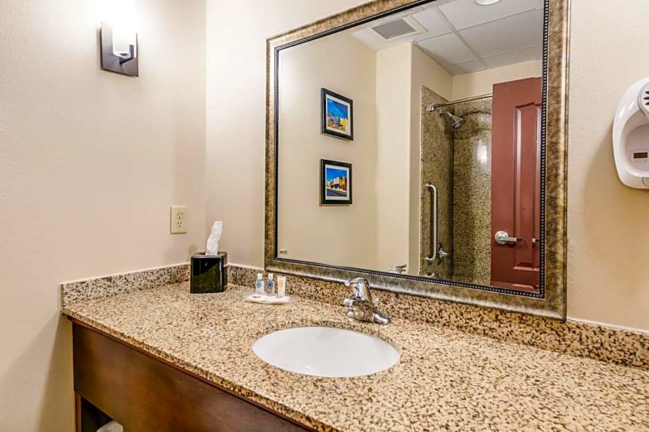 Comfort Suites